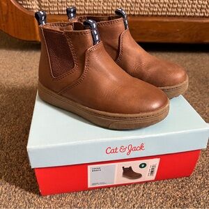 Toddler Boy Lucas Brown Cognac Chelsea Boots Cat & Jack™ size 9 Like new w Box